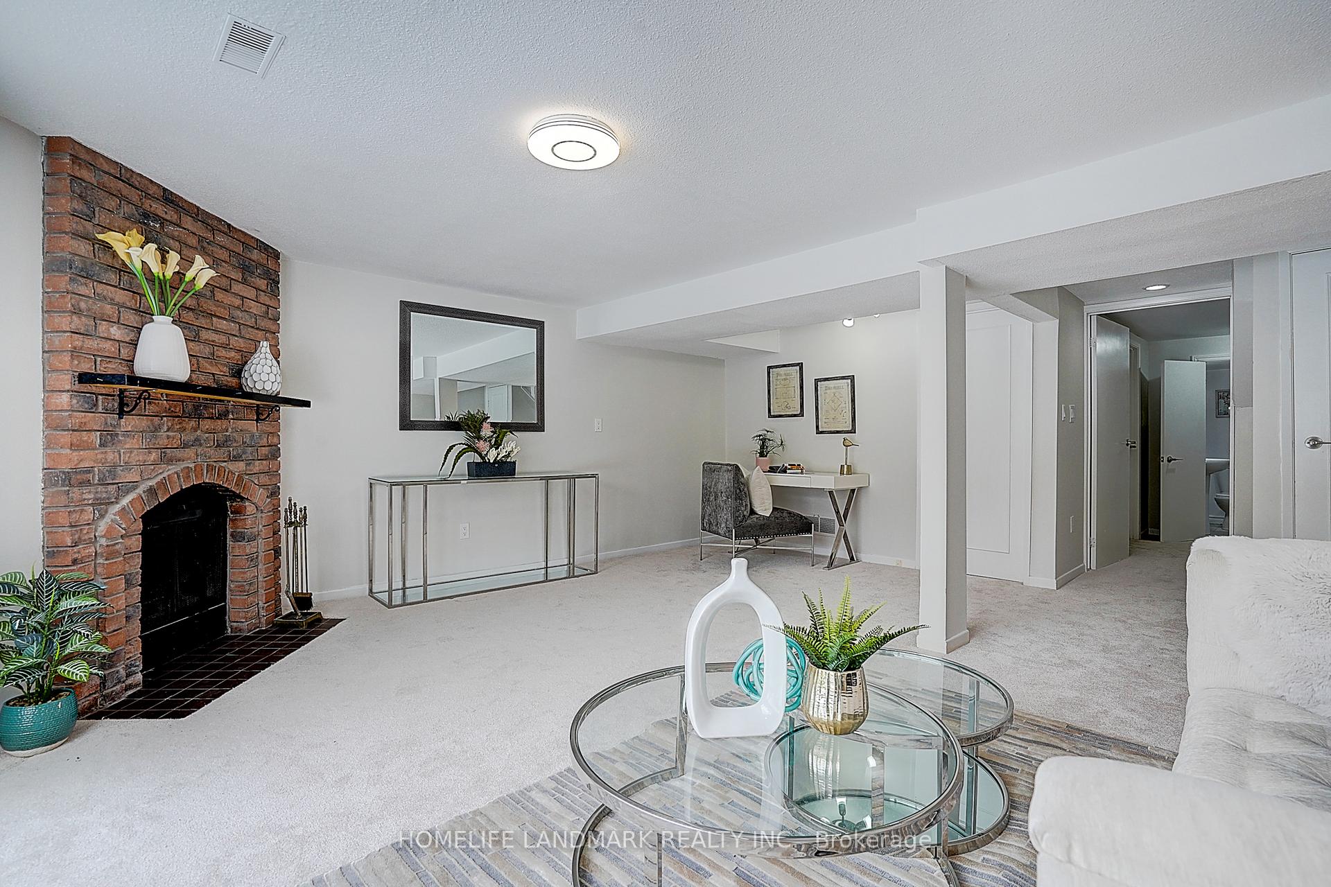 Photo 37 of 38 West Borough Street, Markham, Aileen-Willowbrook — HOMEH