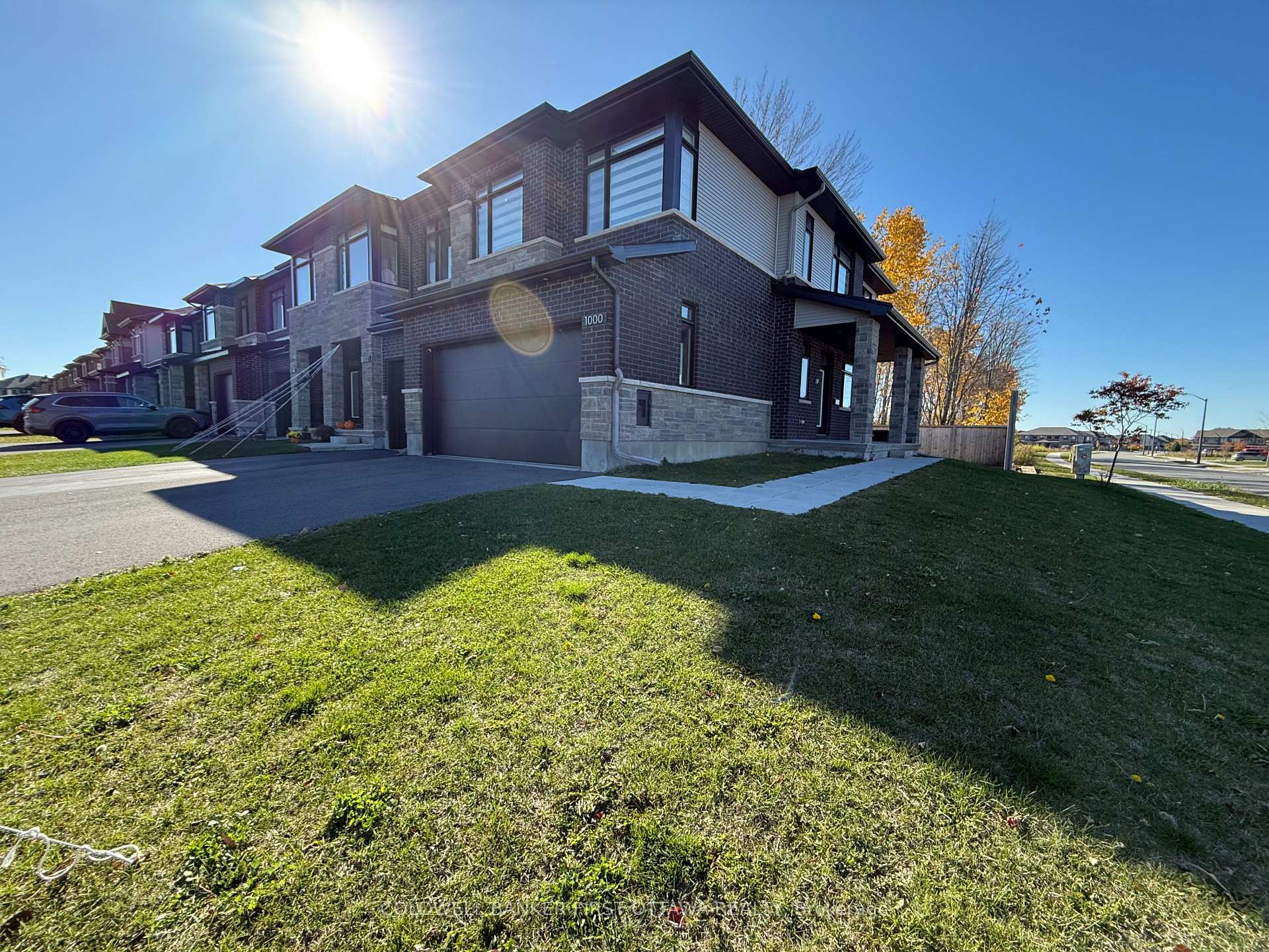 Photo 2 of 1000 Eider Street, Ottawa, Riverside South/Gloucester Glen — HOMEH