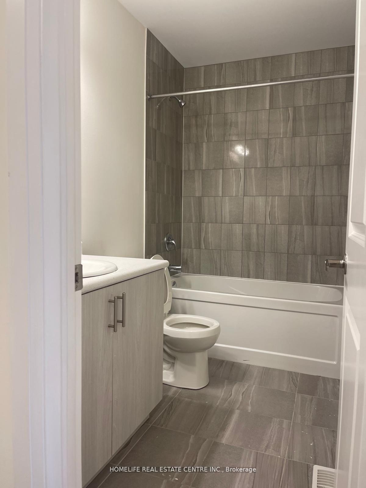 Photo 17 of 36 Middleton Street, Zorra, Thamesford — HOMEH