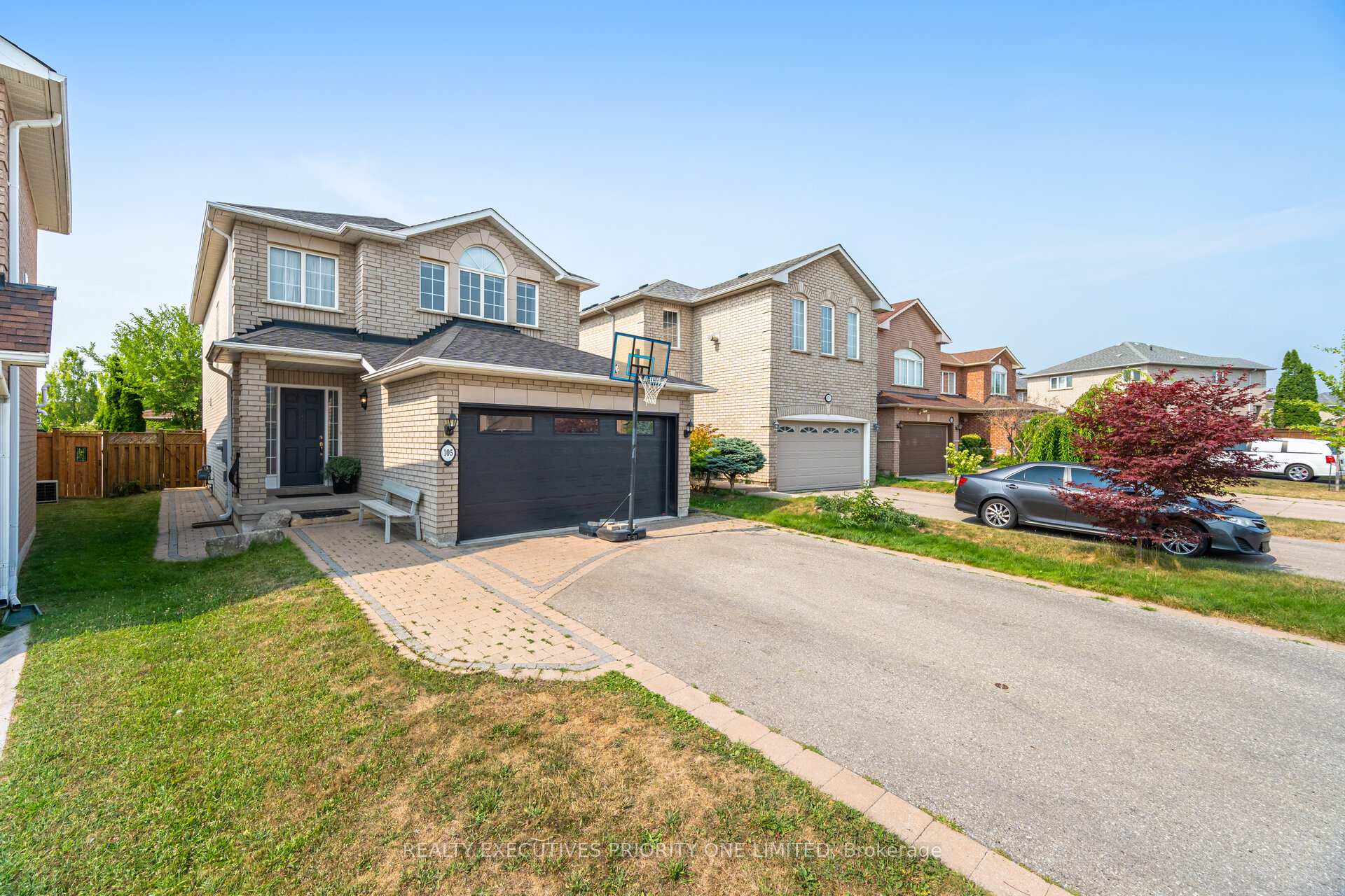 Photo 2 of 105 Solway Avenue, Vaughan, Maple — HOMEH