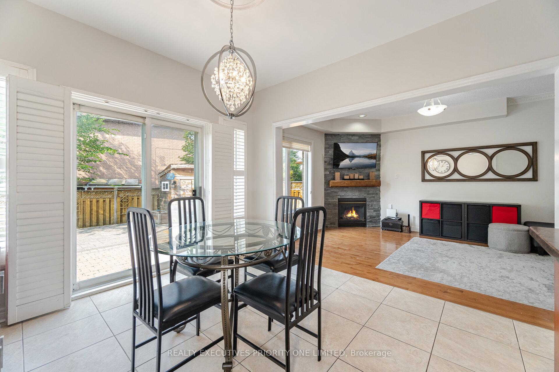 Photo 14 of 105 Solway Avenue, Vaughan, Maple — HOMEH