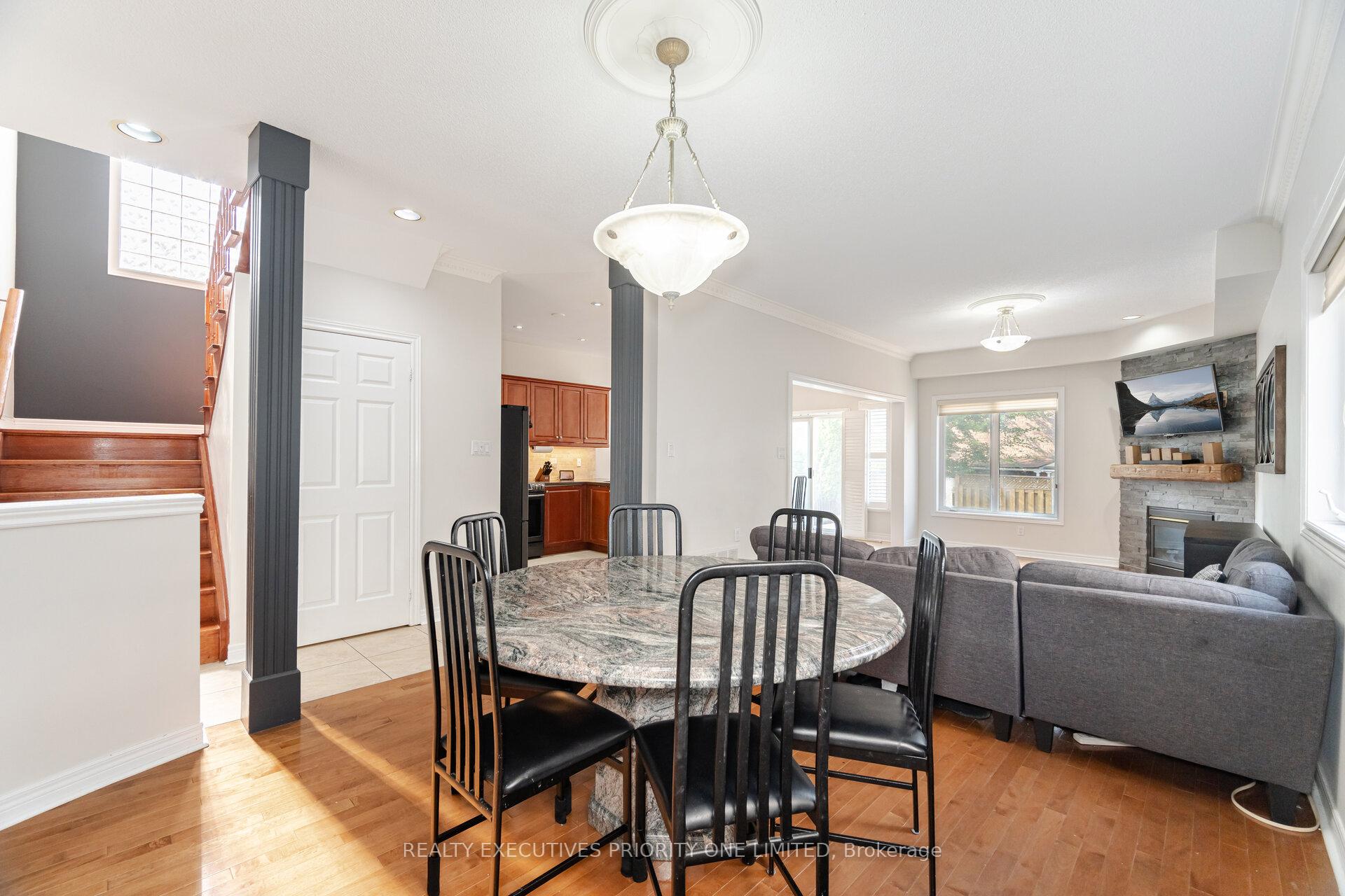 Photo 17 of 105 Solway Avenue, Vaughan, Maple — HOMEH