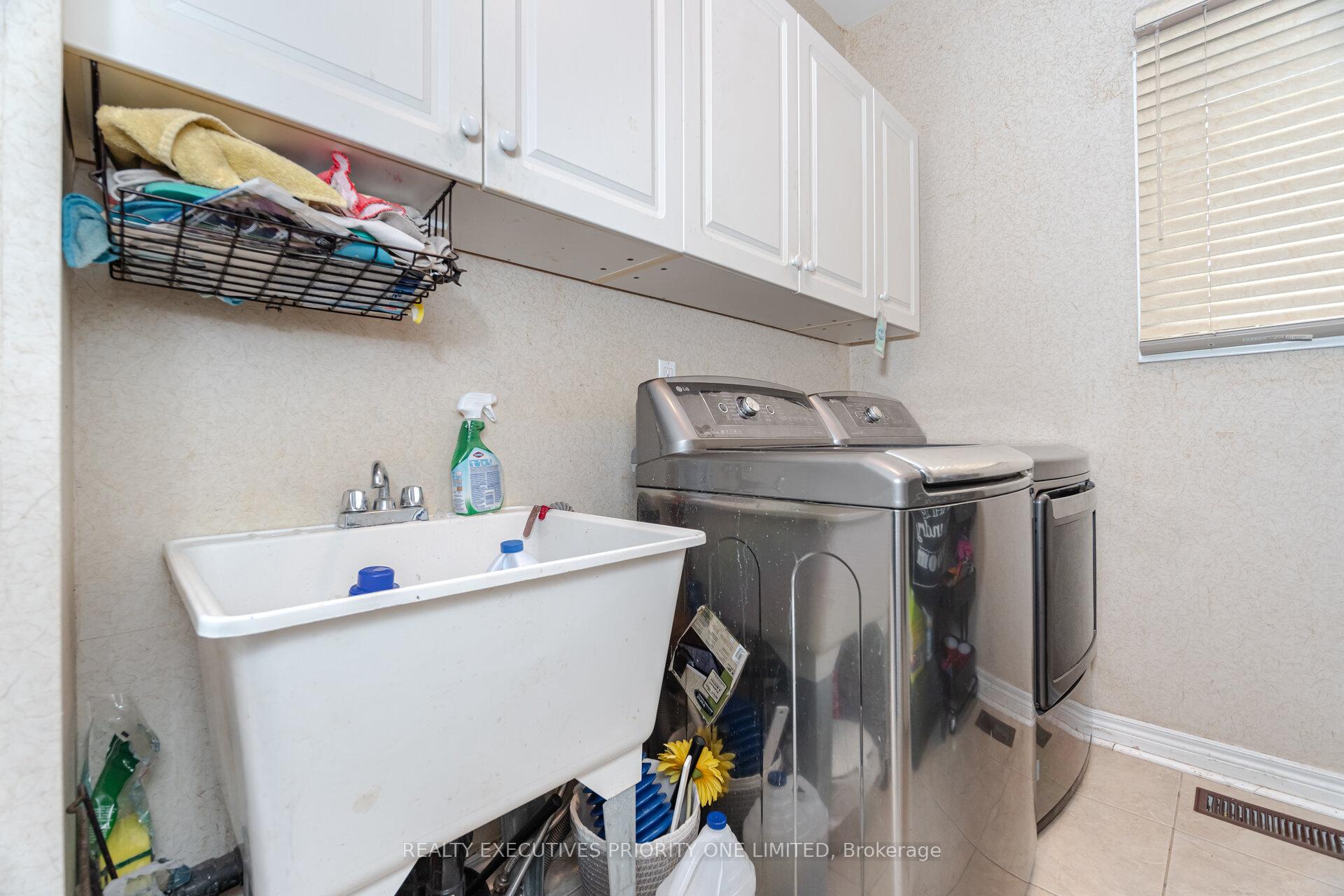 Photo 19 of 105 Solway Avenue, Vaughan, Maple — HOMEH