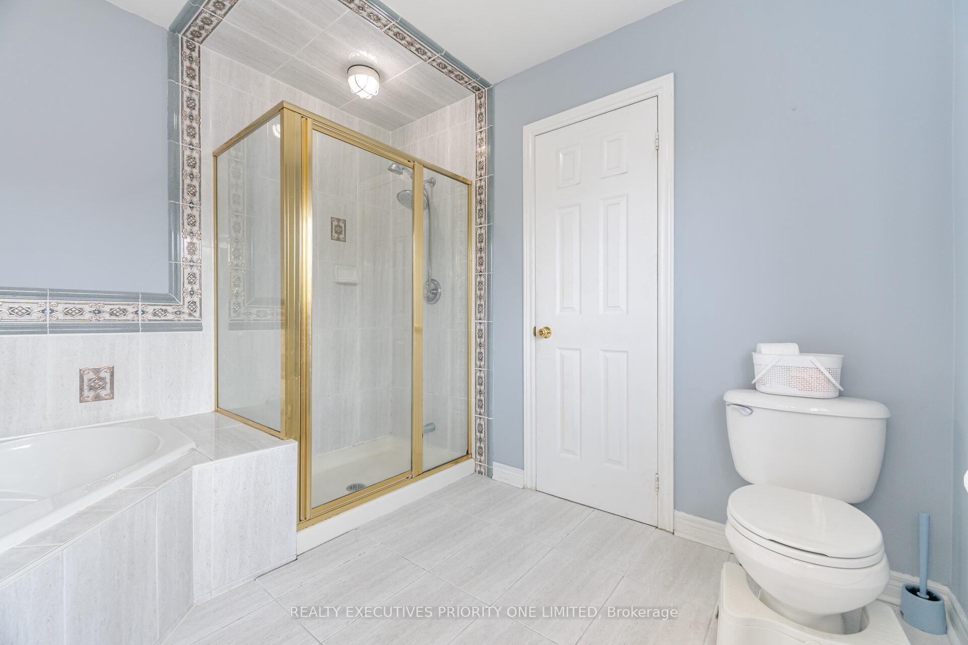 Photo 25 of 105 Solway Avenue, Vaughan, Maple — HOMEH