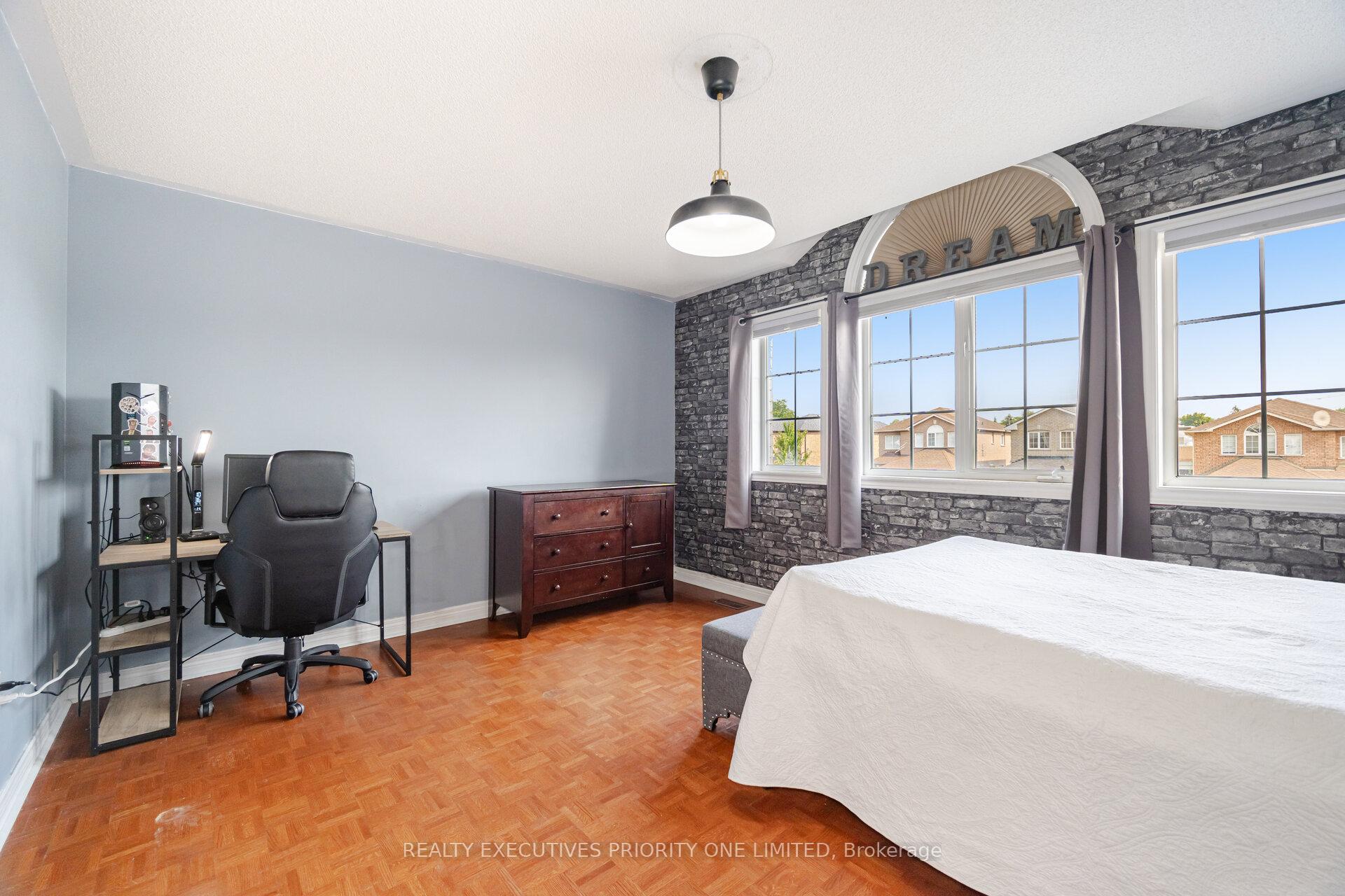 Photo 26 of 105 Solway Avenue, Vaughan, Maple — HOMEH