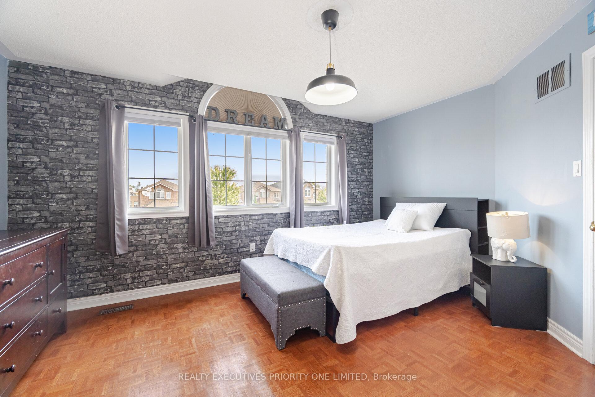 Photo 27 of 105 Solway Avenue, Vaughan, Maple — HOMEH