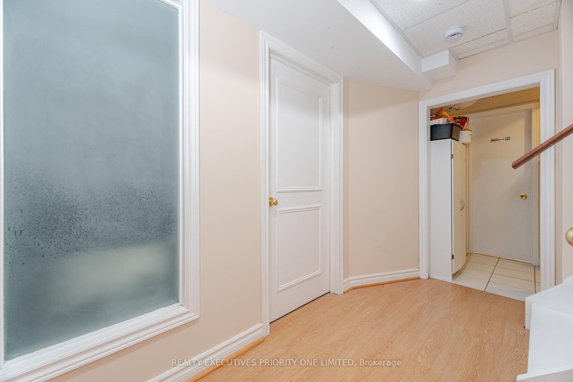 Photo 32 of 105 Solway Avenue, Vaughan, Maple — HOMEH