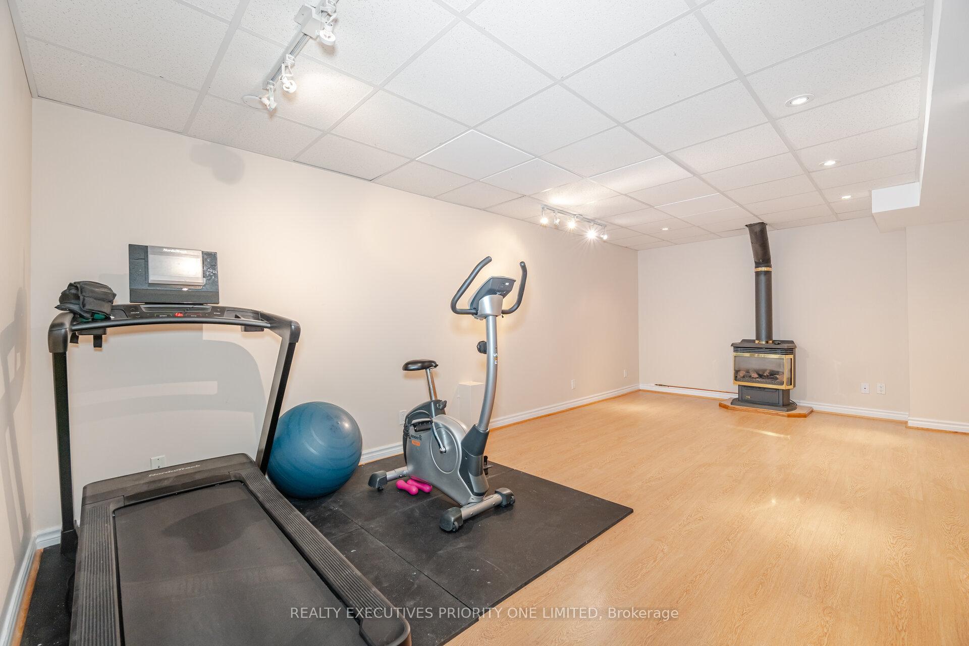 Photo 33 of 105 Solway Avenue, Vaughan, Maple — HOMEH