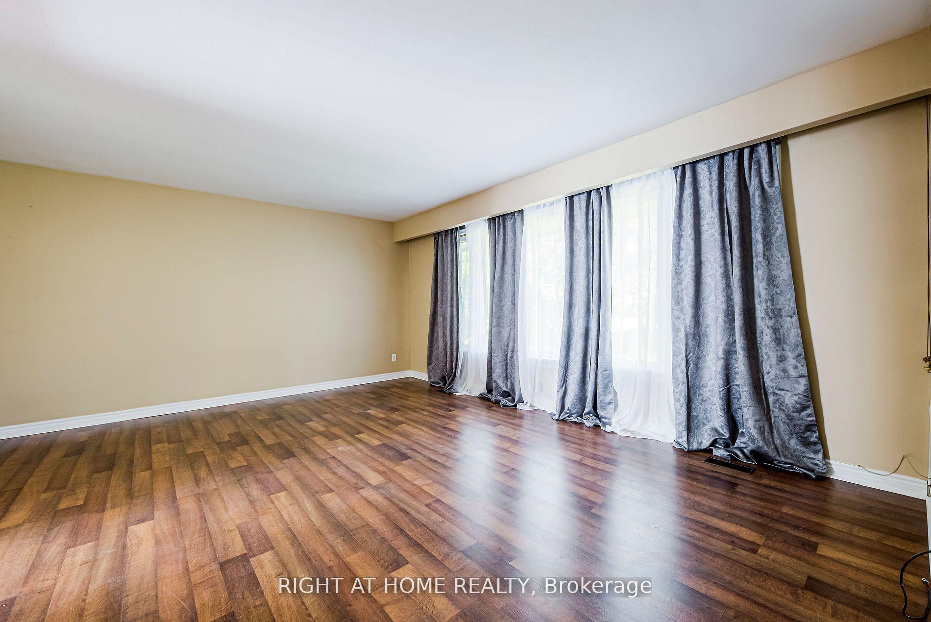 Photo 4 of Unit Main-A, 1715 Rossland Road, Whitby, Blue Grass Meadows — HOMEH