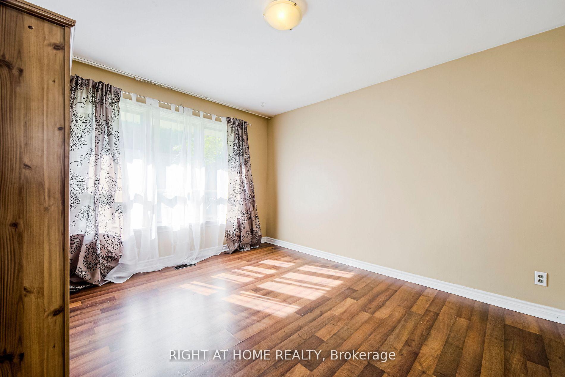 Photo 7 of Unit Main-A, 1715 Rossland Road, Whitby, Blue Grass Meadows — HOMEH