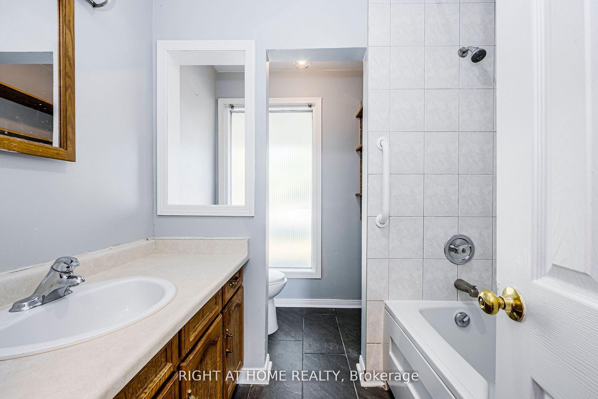 Photo 14 of Unit Main-A, 1715 Rossland Road, Whitby, Blue Grass Meadows — HOMEH