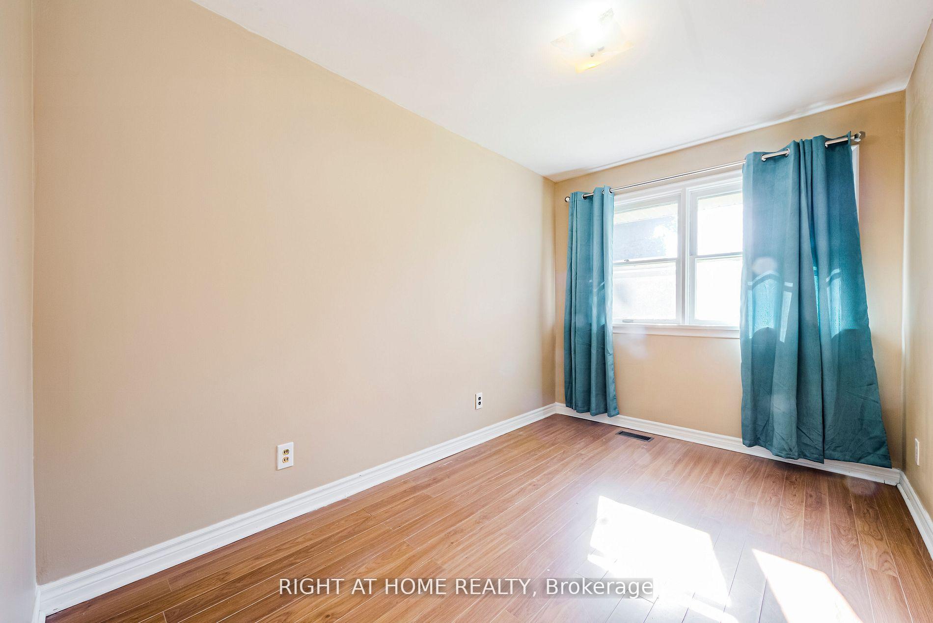 Photo 15 of Unit Main-A, 1715 Rossland Road, Whitby, Blue Grass Meadows — HOMEH