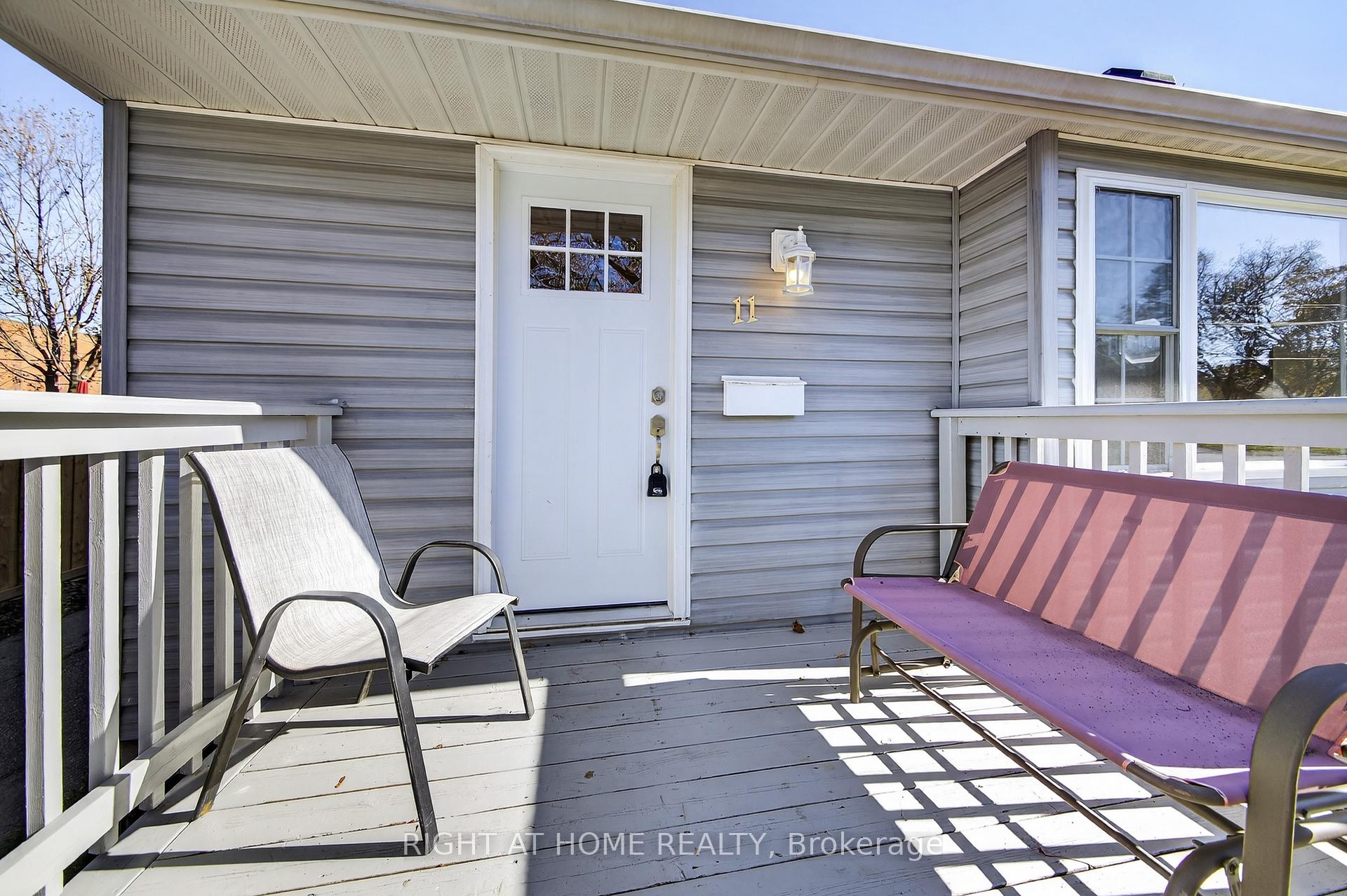 Photo 5 of 11 Newton Street, Barrie, Wellington — HOMEH