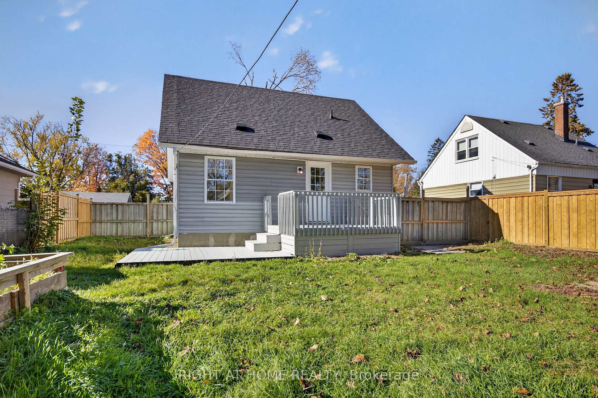 Photo 15 of 11 Newton Street, Barrie, Wellington — HOMEH