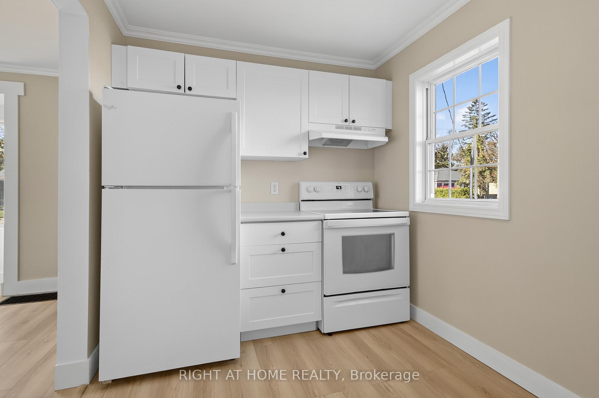 Photo 7 of 11 Newton Street, Barrie, Wellington — HOMEH