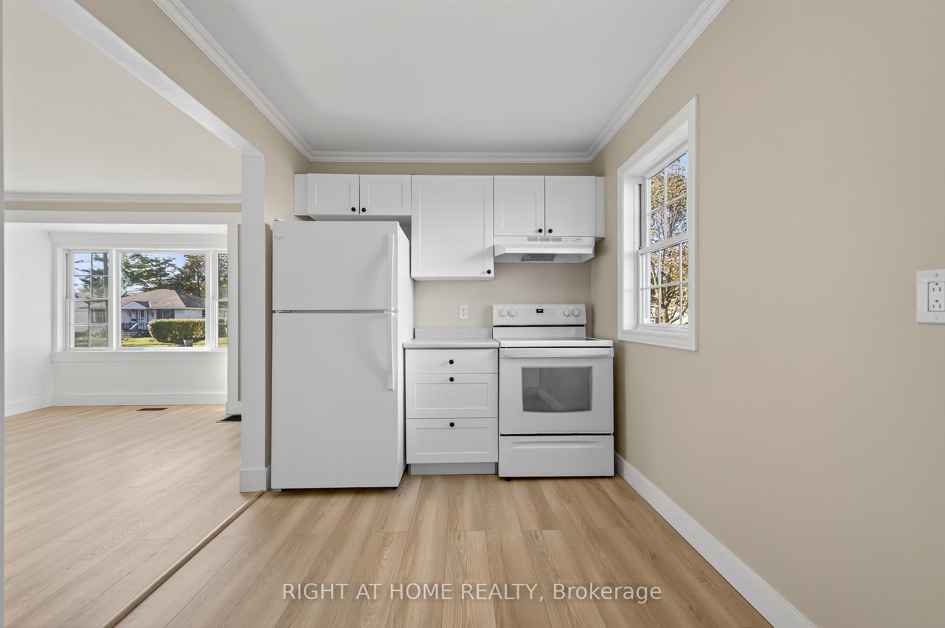 Photo 11 of 11 Newton Street, Barrie, Wellington — HOMEH