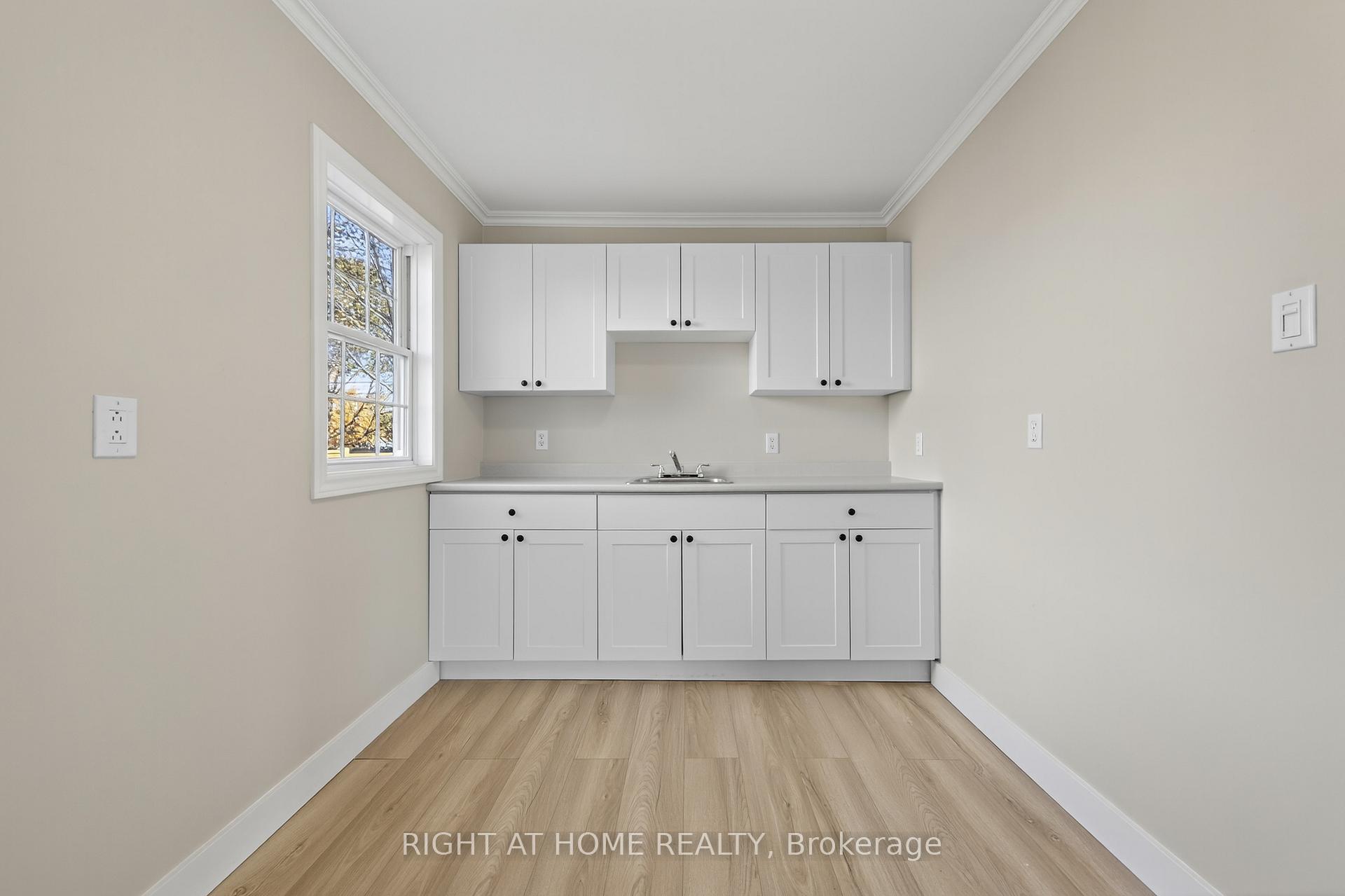 Photo 12 of 11 Newton Street, Barrie, Wellington — HOMEH