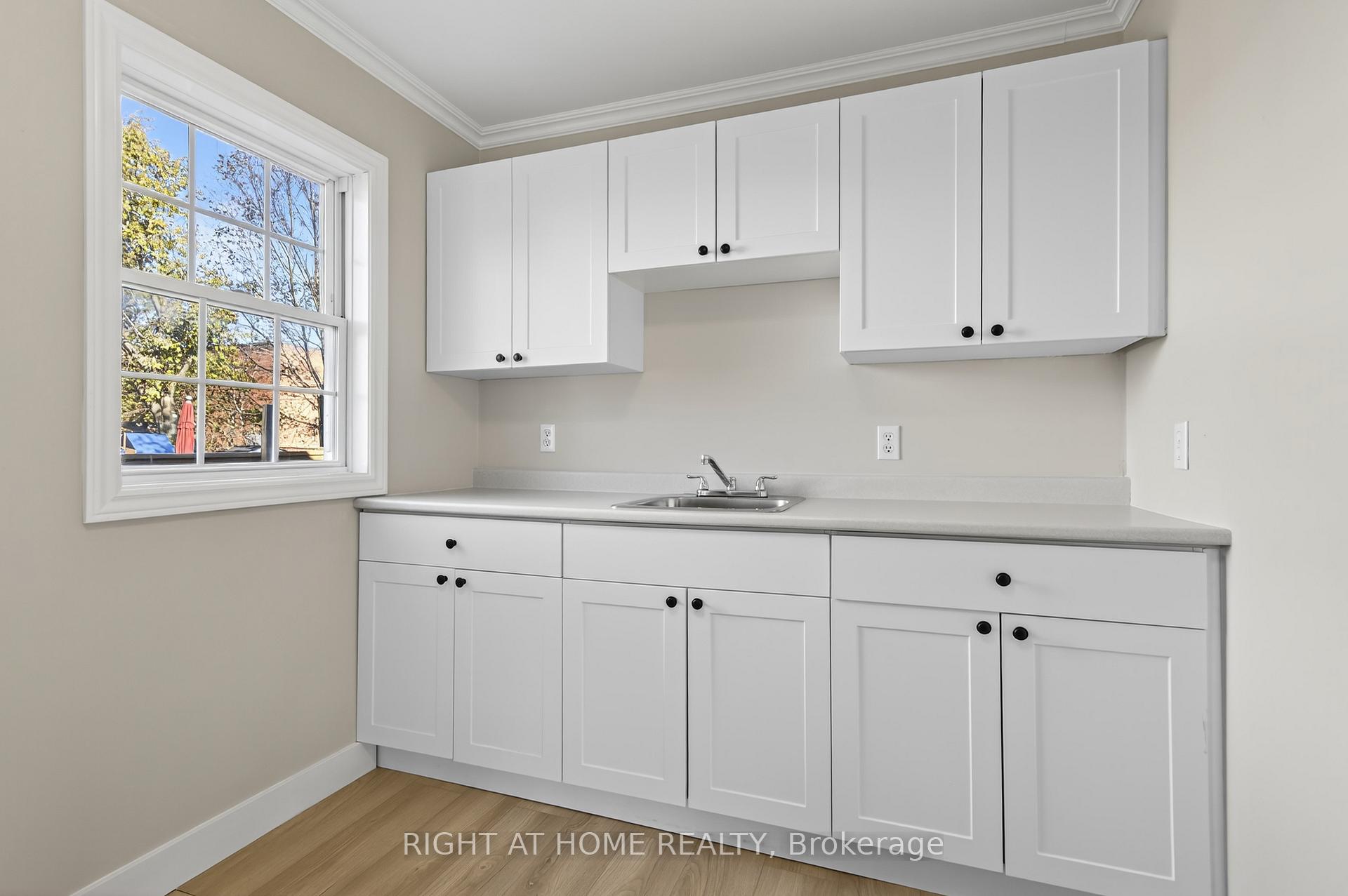 Photo 20 of 11 Newton Street, Barrie, Wellington — HOMEH