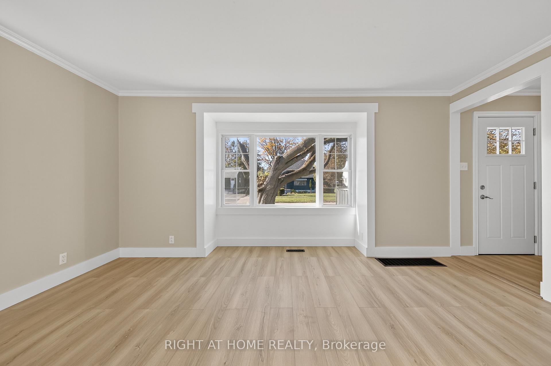Photo 24 of 11 Newton Street, Barrie, Wellington — HOMEH