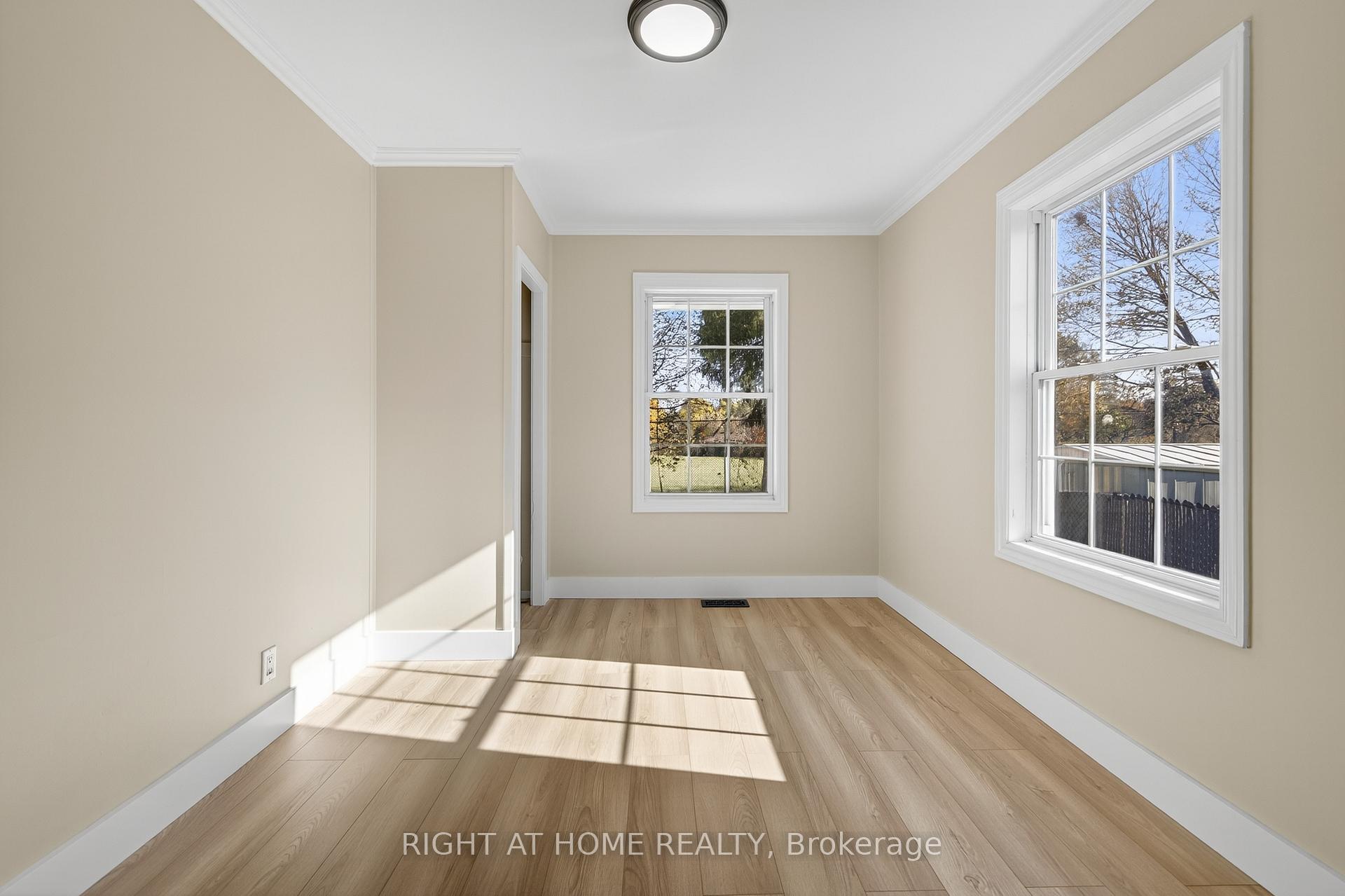 Photo 18 of 11 Newton Street, Barrie, Wellington — HOMEH