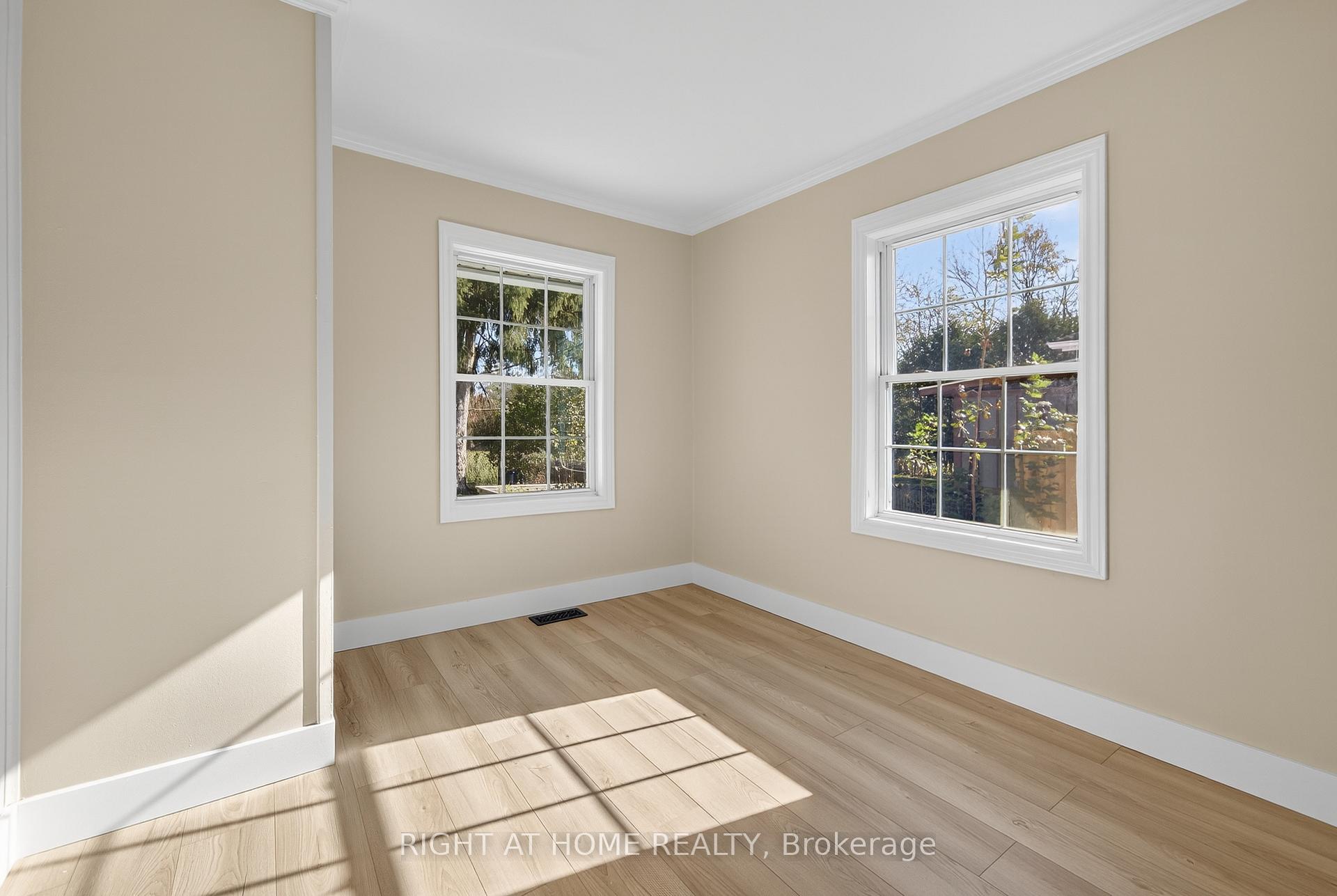 Photo 25 of 11 Newton Street, Barrie, Wellington — HOMEH