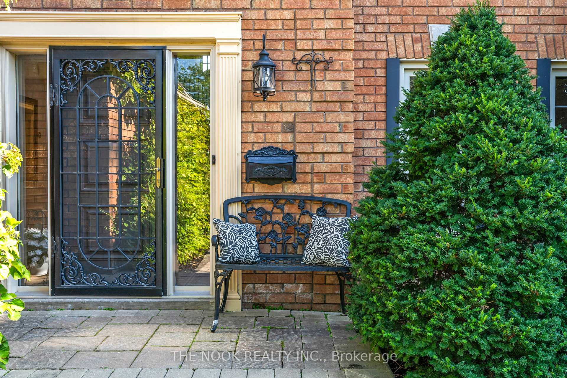 Photo 2 of 3 Ramsden Court, Whitby, Lynde Creek — HOMEH