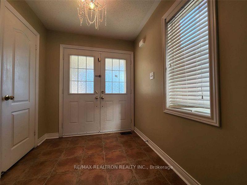 Photo 2 of 35 Chatterson Street, Whitby, Rolling Acres — HOMEH