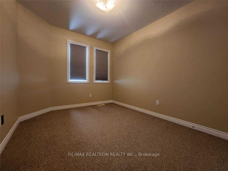 Photo 11 of 35 Chatterson Street, Whitby, Rolling Acres — HOMEH