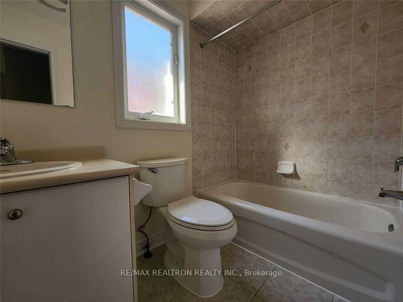 Photo 12 of 35 Chatterson Street, Whitby, Rolling Acres — HOMEH