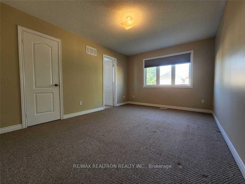 Photo 14 of 35 Chatterson Street, Whitby, Rolling Acres — HOMEH