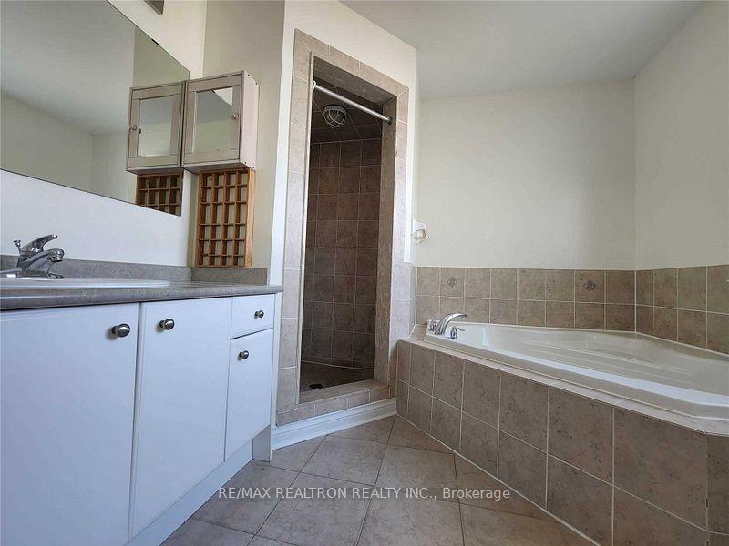 Photo 15 of 35 Chatterson Street, Whitby, Rolling Acres — HOMEH