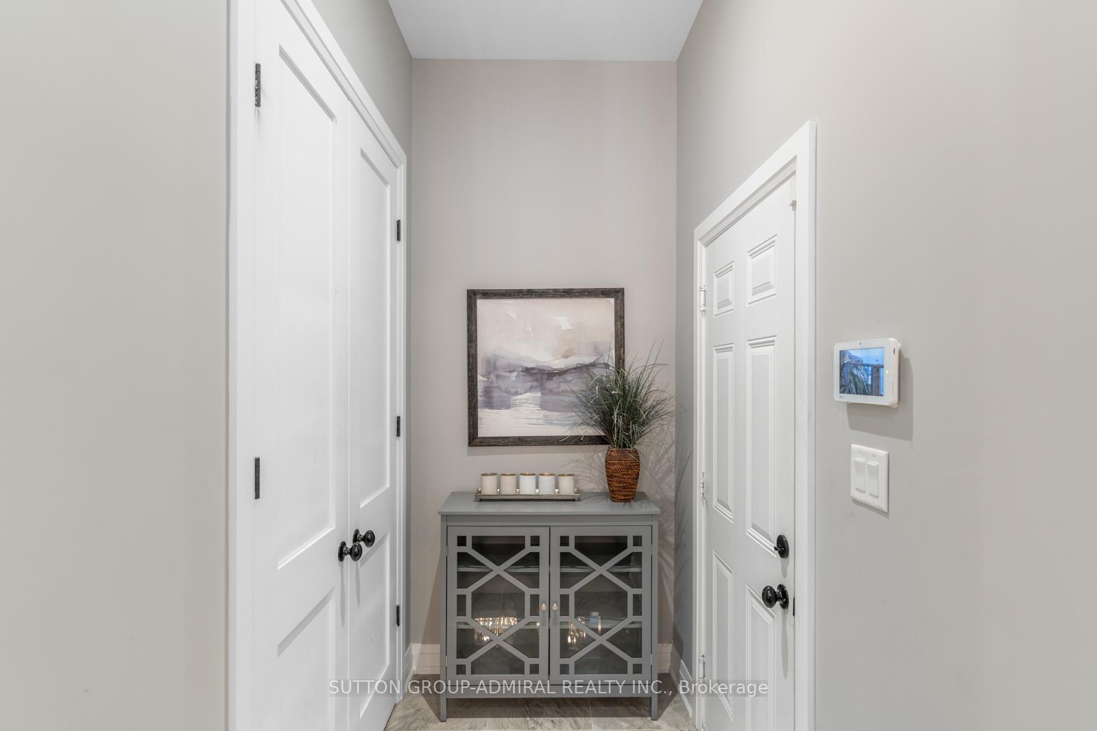 Photo 8 of 601 Mactier Drive, Vaughan, Kleinburg — HOMEH