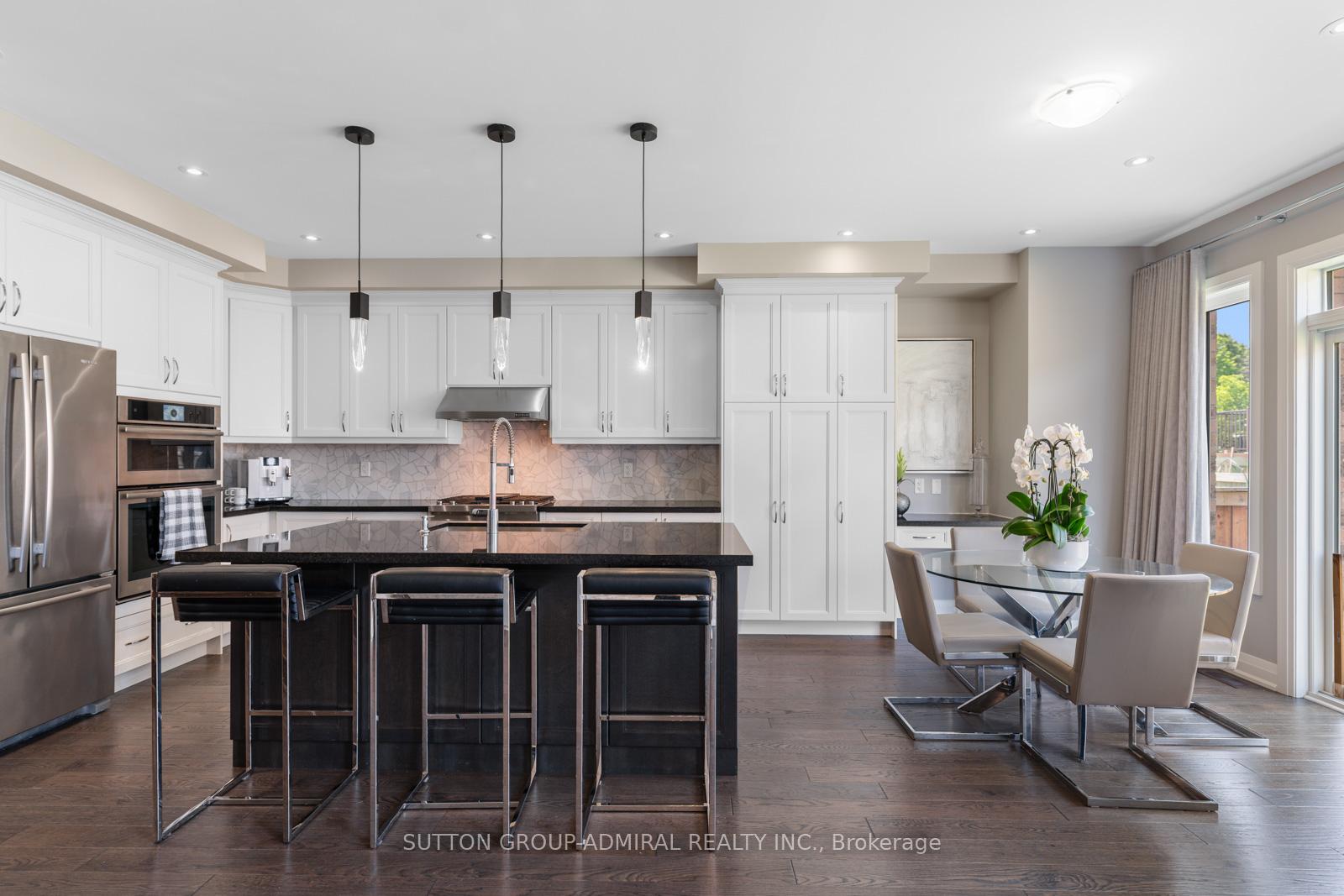 Photo 9 of 601 Mactier Drive, Vaughan, Kleinburg — HOMEH