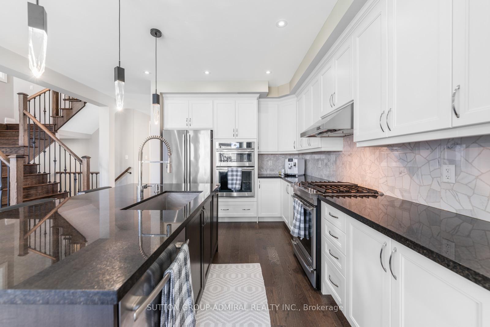 Photo 12 of 601 Mactier Drive, Vaughan, Kleinburg — HOMEH