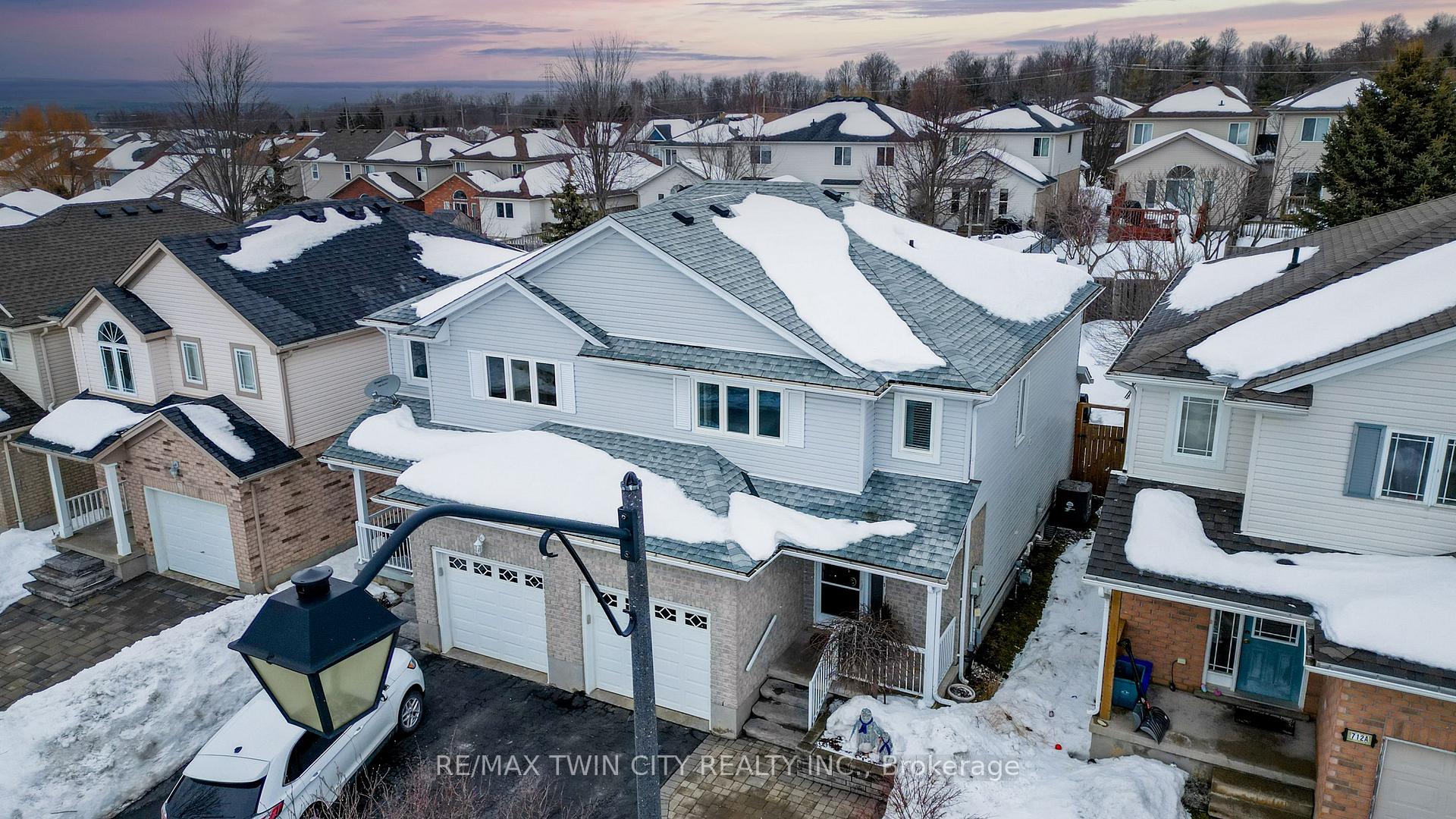 Photo 2 of Unit B, 708 Karlsfeld Road, Waterloo — HOMEH