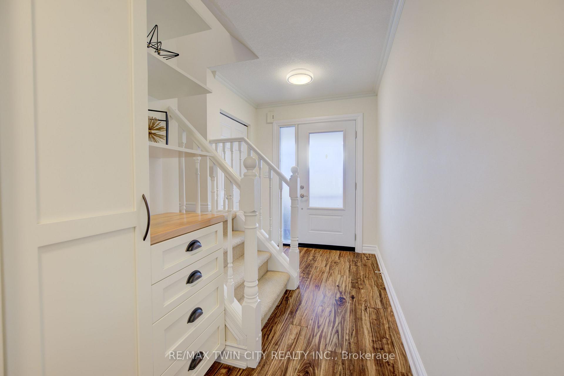 Photo 4 of Unit B, 708 Karlsfeld Road, Waterloo — HOMEH