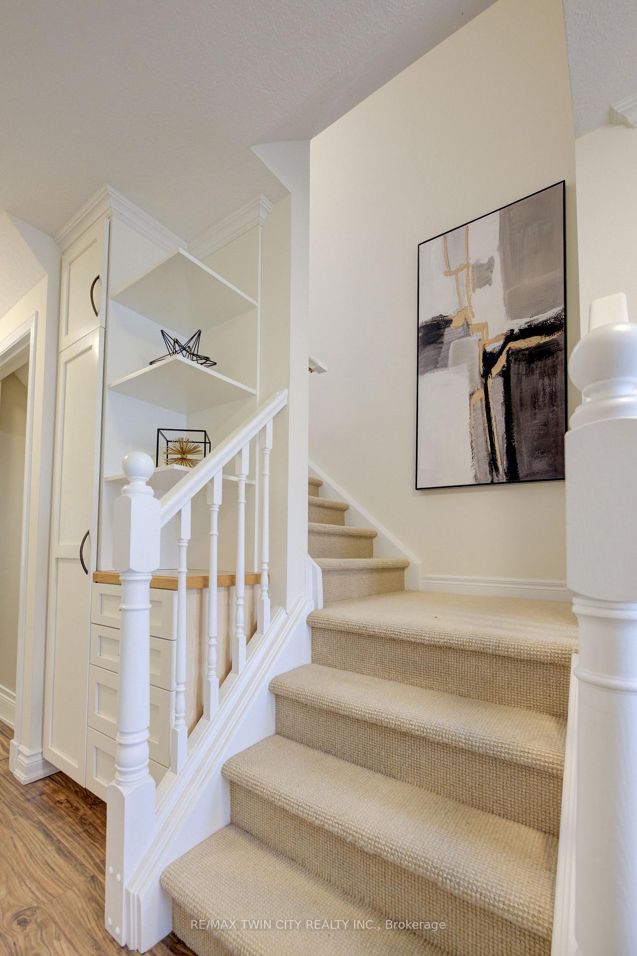 Photo 6 of Unit B, 708 Karlsfeld Road, Waterloo — HOMEH