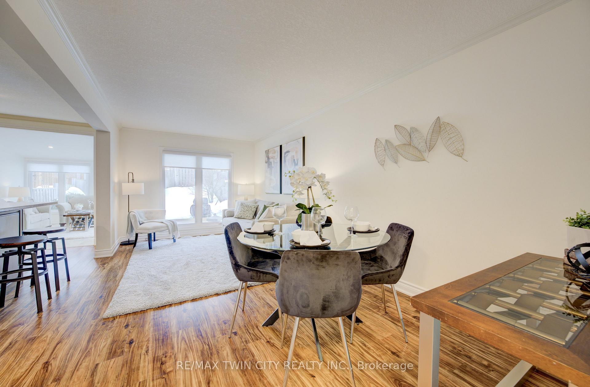 Photo 7 of Unit B, 708 Karlsfeld Road, Waterloo — HOMEH