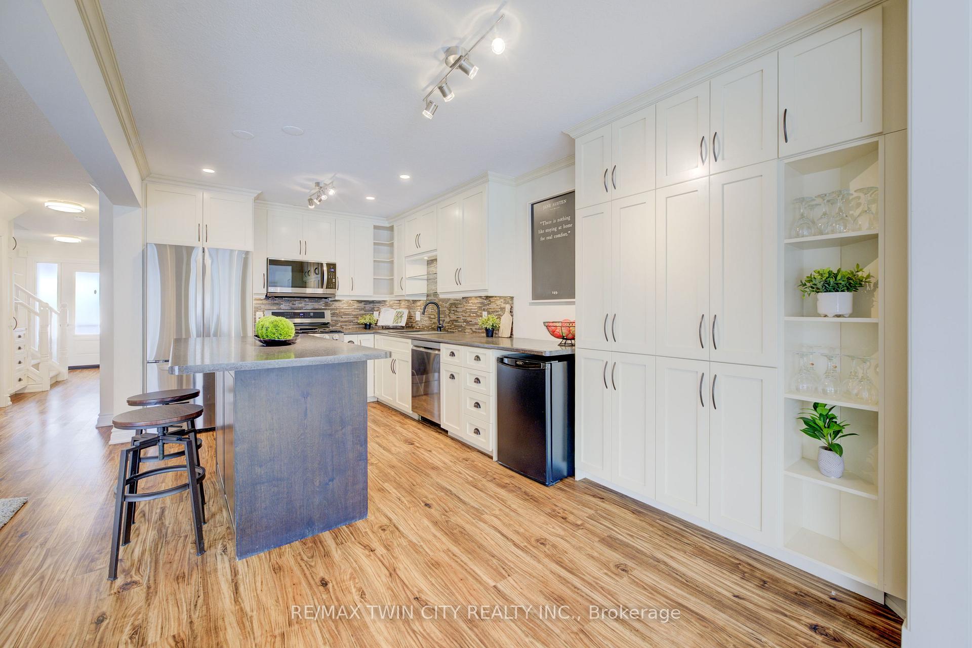 Photo 16 of Unit B, 708 Karlsfeld Road, Waterloo — HOMEH