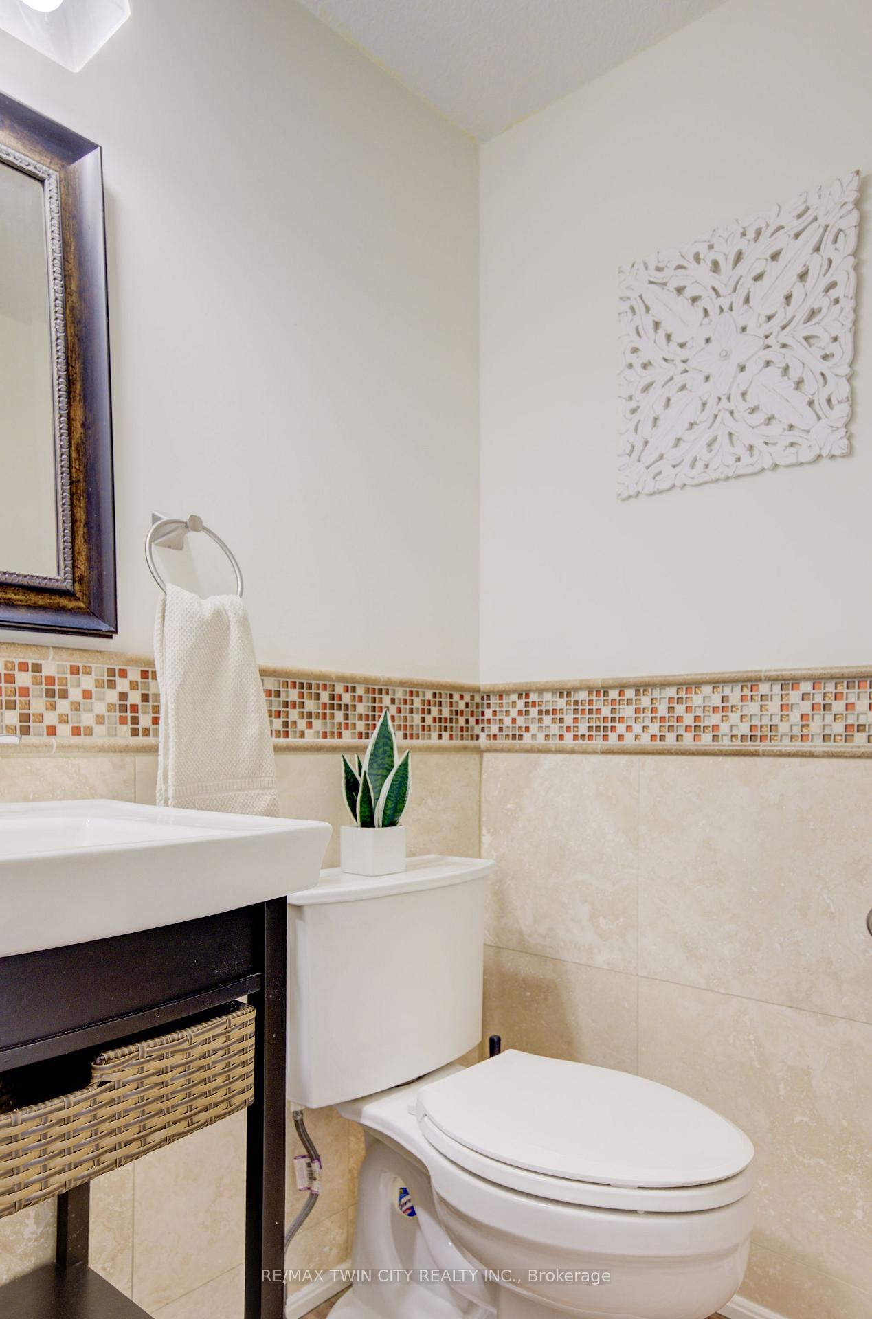 Photo 25 of Unit B, 708 Karlsfeld Road, Waterloo — HOMEH