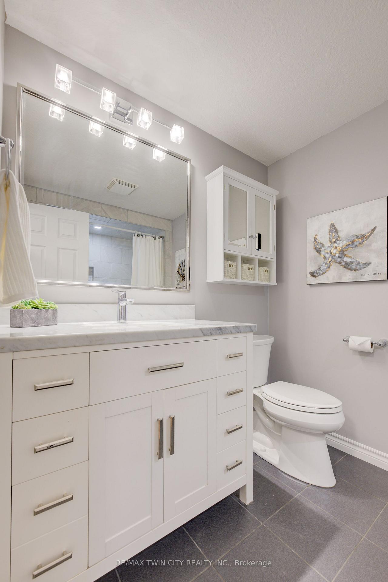 Photo 36 of Unit B, 708 Karlsfeld Road, Waterloo — HOMEH