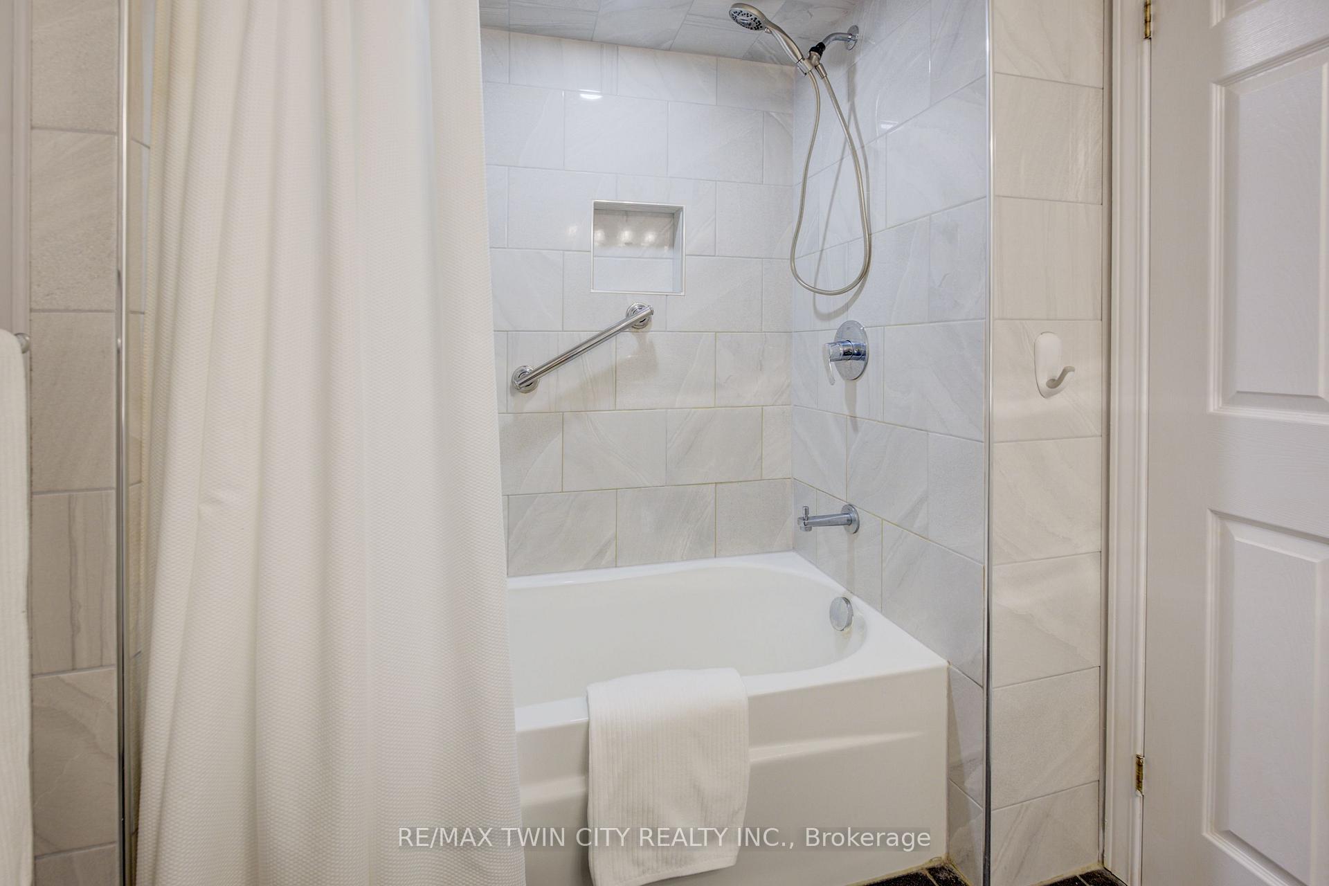 Photo 37 of Unit B, 708 Karlsfeld Road, Waterloo — HOMEH