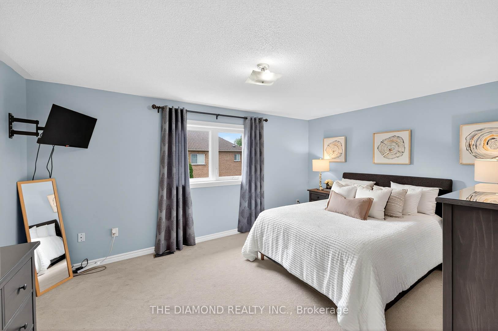 Photo 22 of 63 Adventure Crescent, Vaughan, Vellore Village — HOMEH
