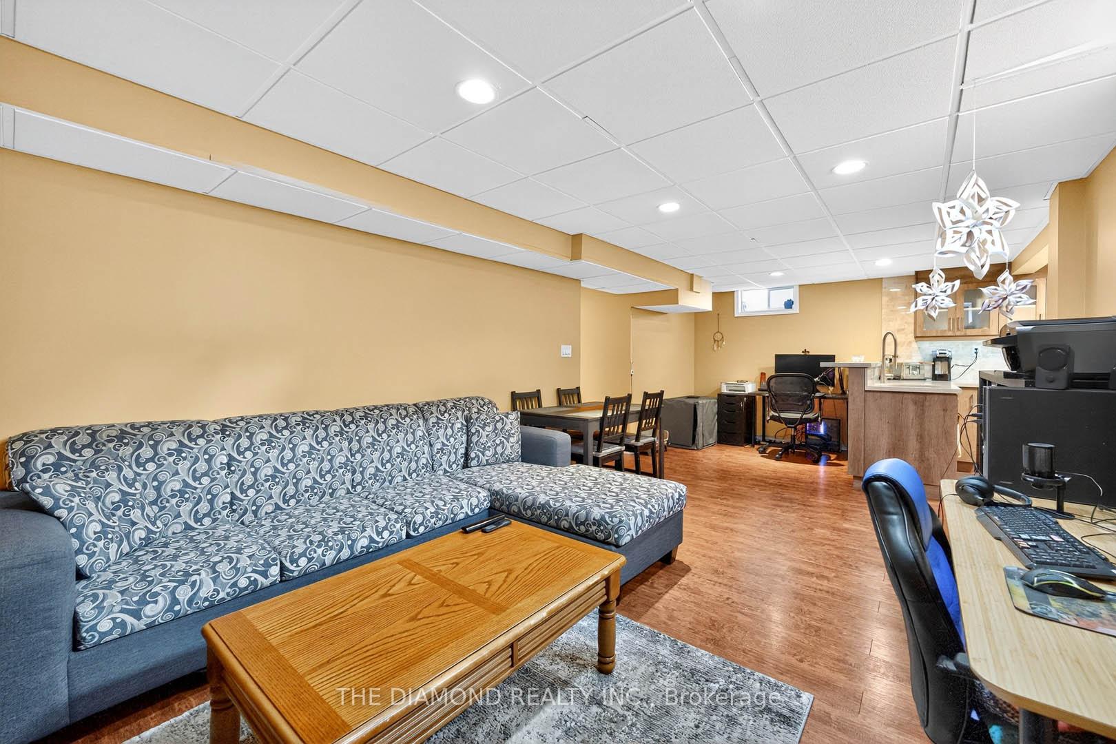 Photo 32 of 63 Adventure Crescent, Vaughan, Vellore Village — HOMEH