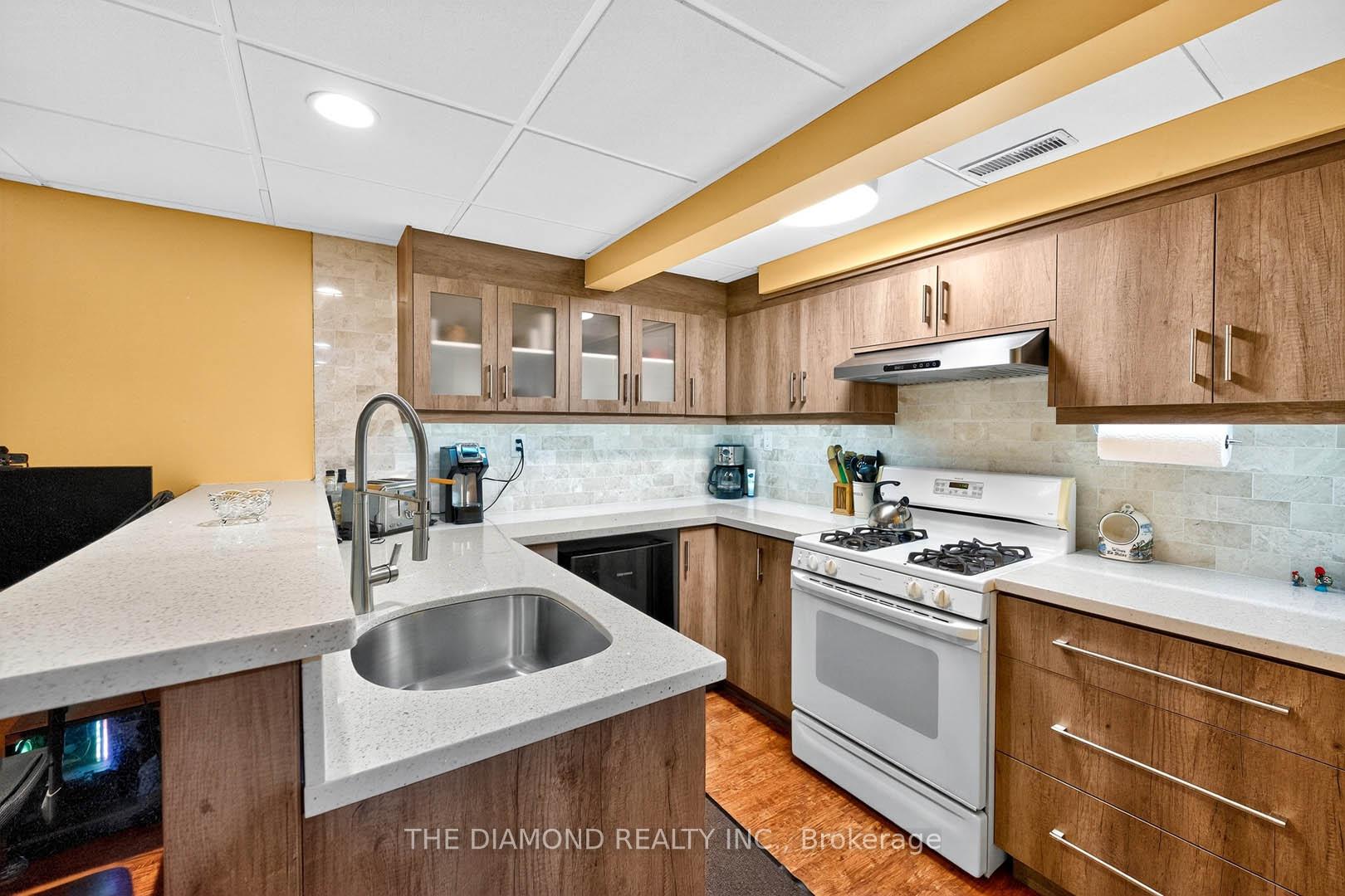 Photo 33 of 63 Adventure Crescent, Vaughan, Vellore Village — HOMEH
