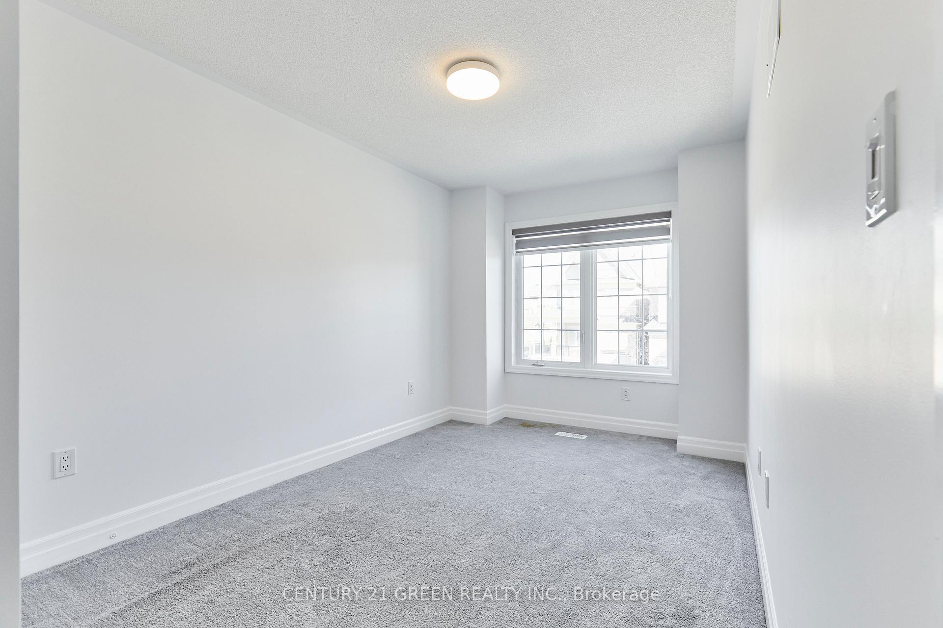Photo 15 of 4 Gillivary Drive, Whitby, Williamsburg — HOMEH