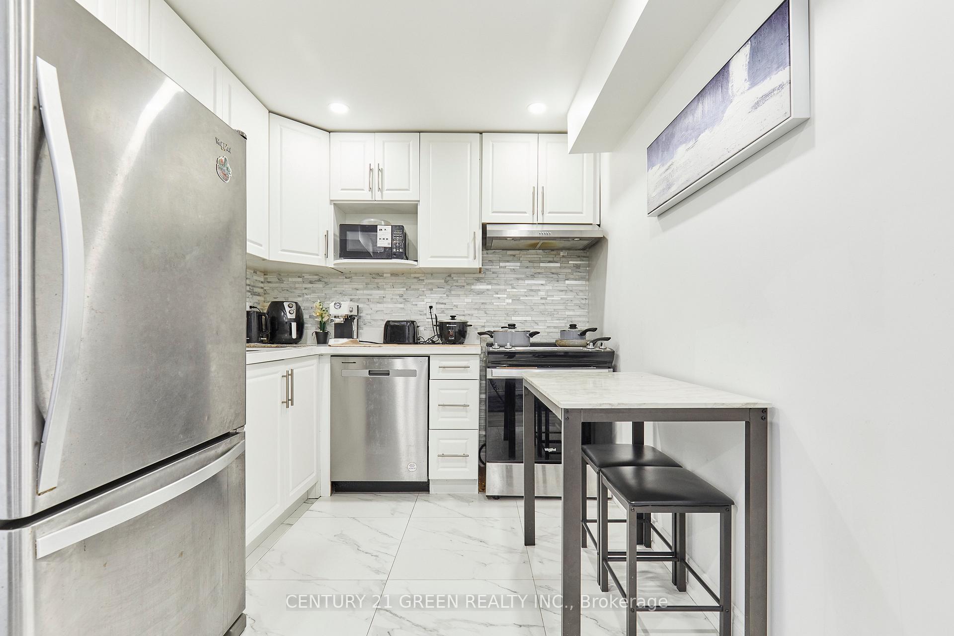 Photo 24 of 4 Gillivary Drive, Whitby, Williamsburg — HOMEH