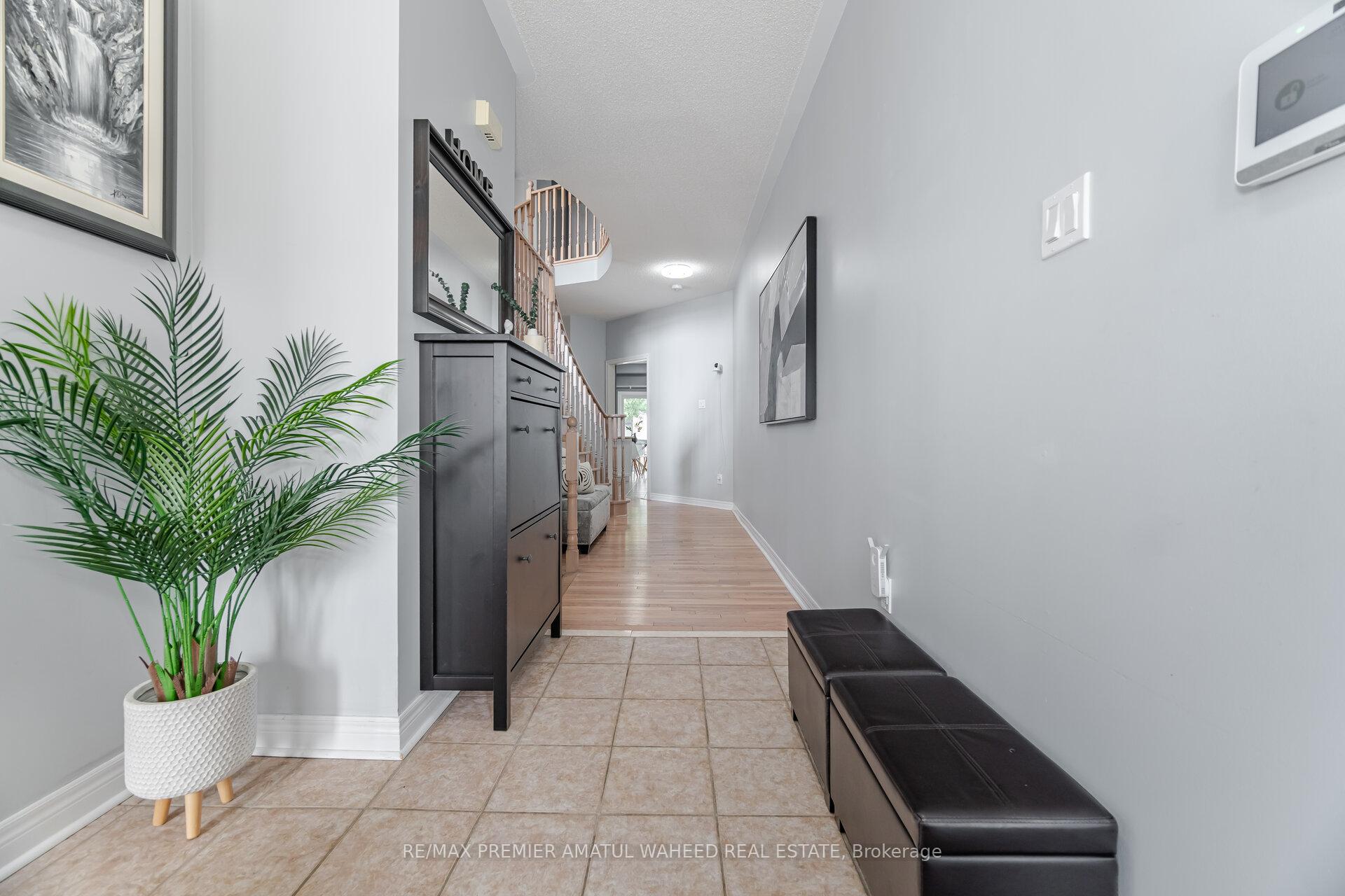 Photo 4 of 106 Tierra Avenue, Vaughan, Vellore Village — HOMEH