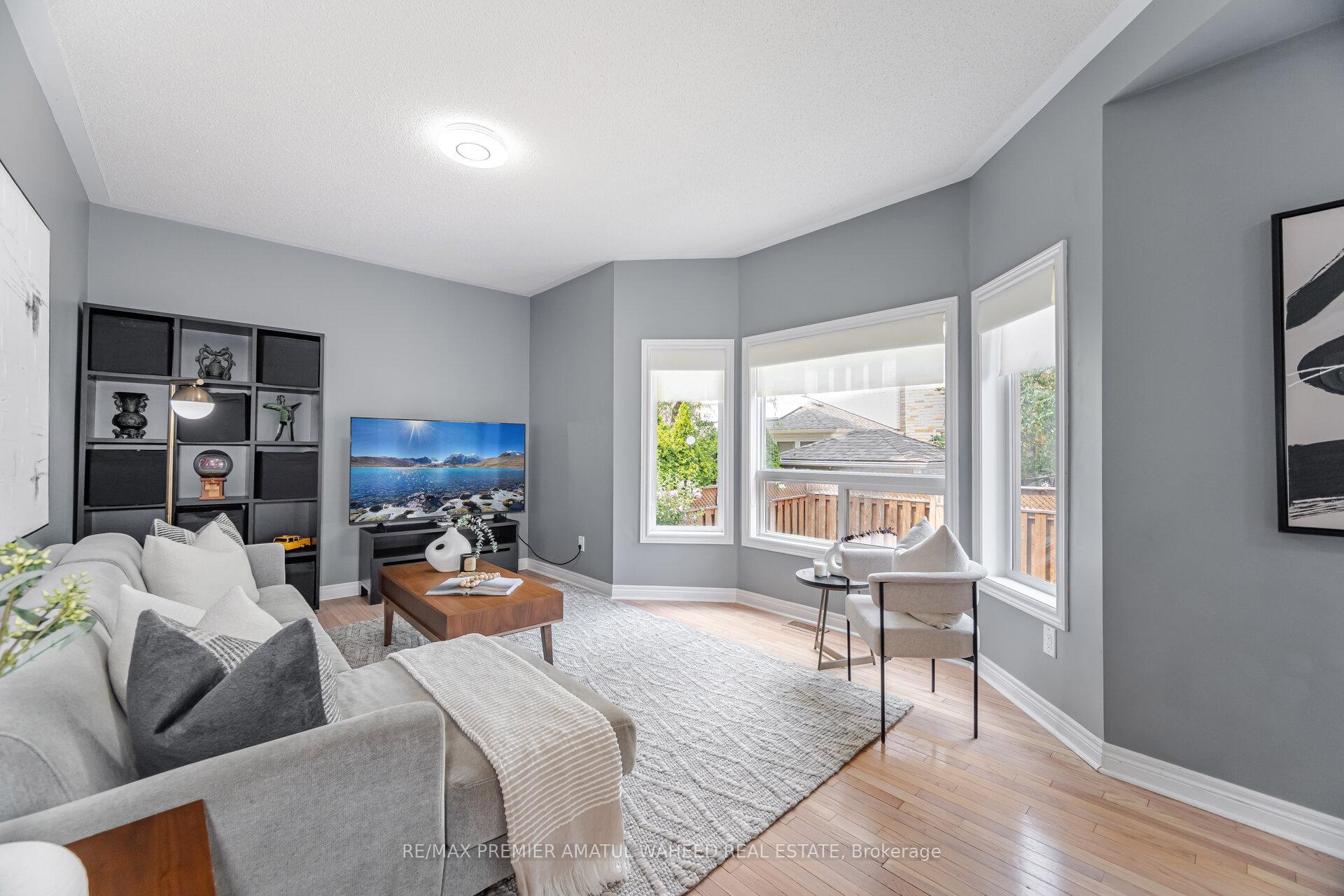 Photo 8 of 106 Tierra Avenue, Vaughan, Vellore Village — HOMEH