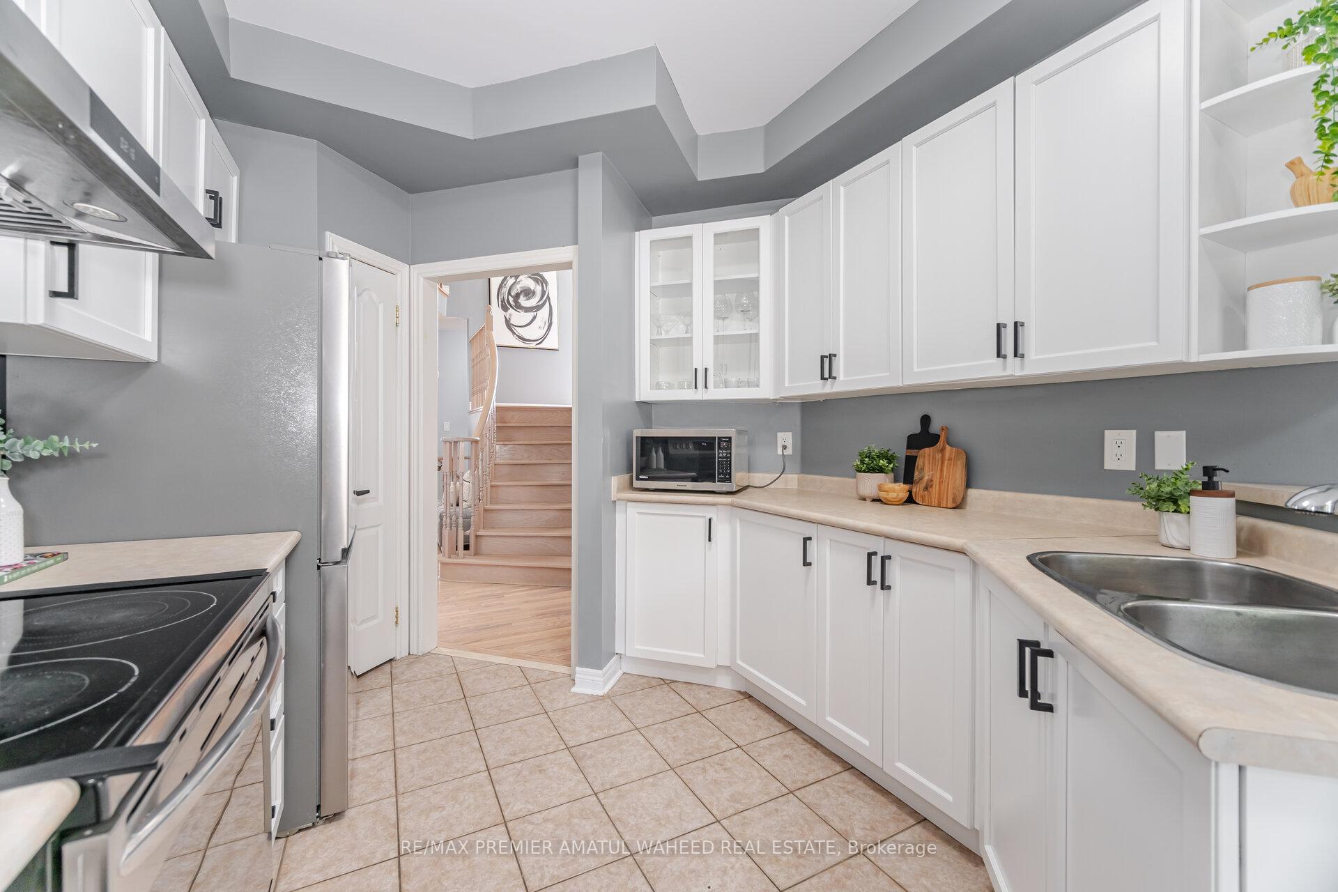 Photo 11 of 106 Tierra Avenue, Vaughan, Vellore Village — HOMEH